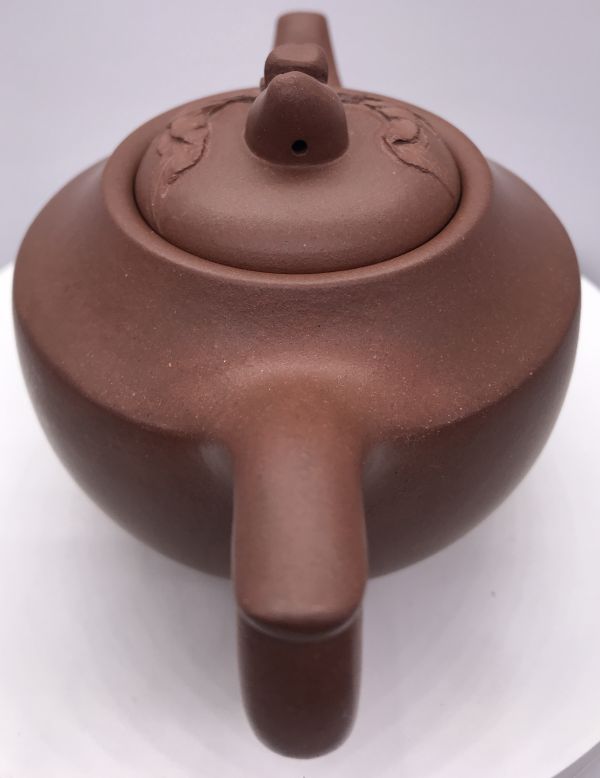 1980年小石桃壺(紫砂清水泥)(作者:洪源) 
