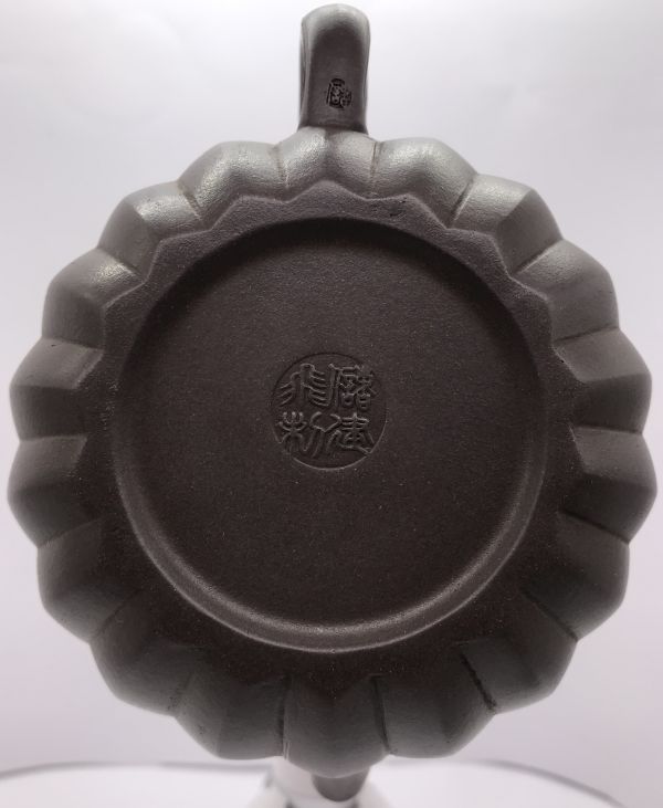 1990年向日葵壺(作者:信有建飛)(紫砂) 