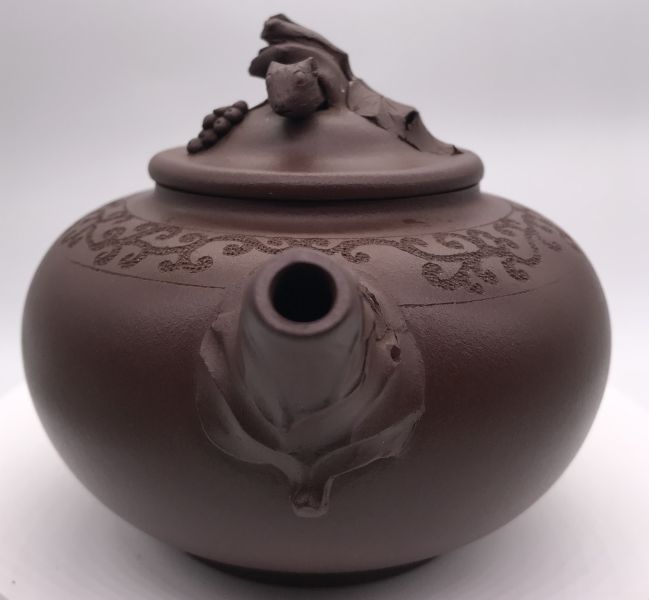 1980年如意松鼠葡萄茶壺 