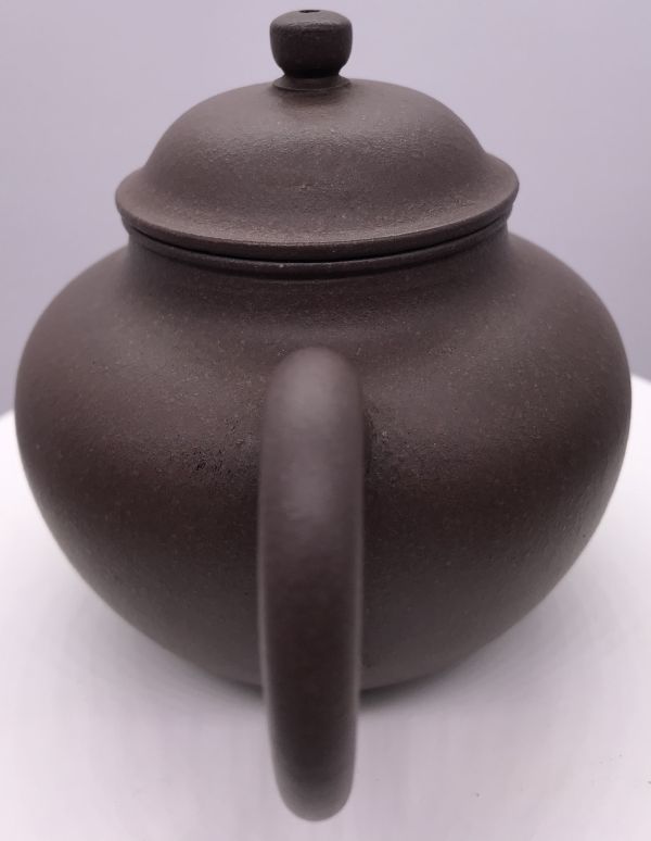 1990年代仿古輟球壺(紫砂)(作者:孟臣) 