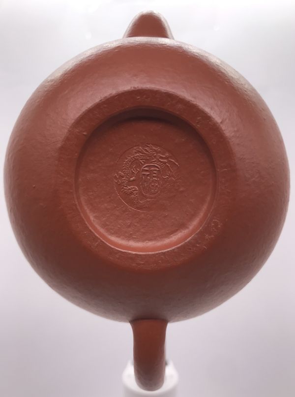 1980年思亭壺(朱泥)(作者:福記龍印) 