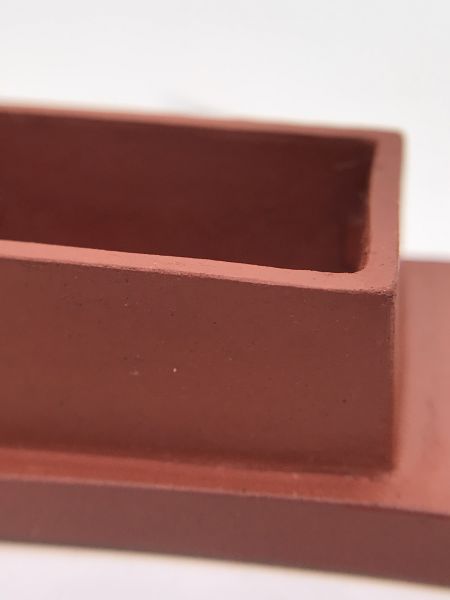 1980年(紫砂)(紅土)扁壓橢圓壺(作者:徐萍(樂人刻)) 