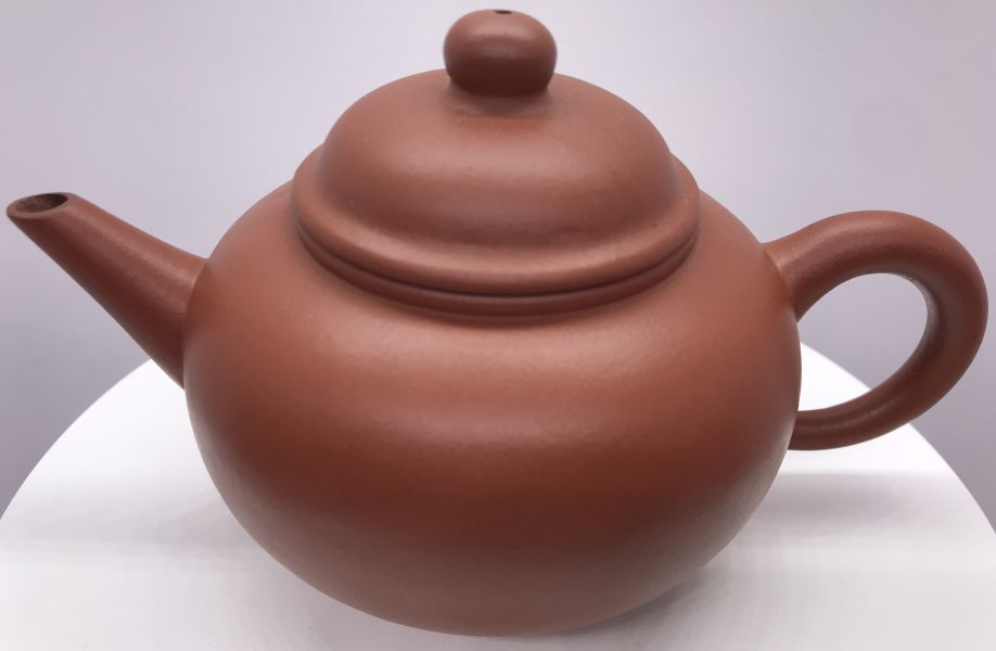 1980年早期12杯標準壺(紅土)(中國宜興) 