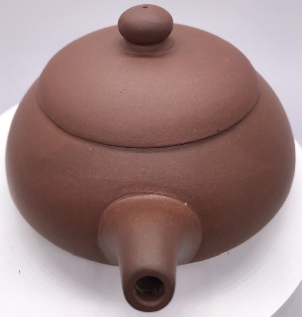 1970年早期圓扁壺(紫砂)(作者:張國華) 