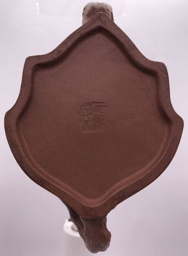 1990年楓段壺(紫砂清水泥)(作者:洪志美) 