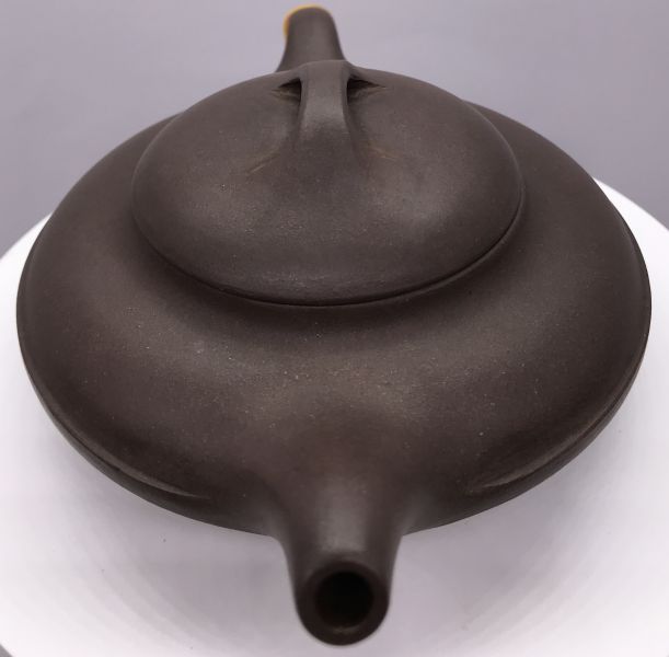 1982年線圓壺(作者:荊溪方製)(紫砂) 