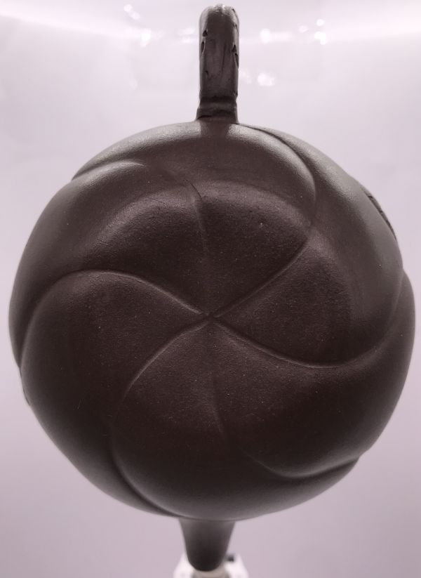 1980年魚化龍(紫砂)茶壺(作者:蔣勤華) 