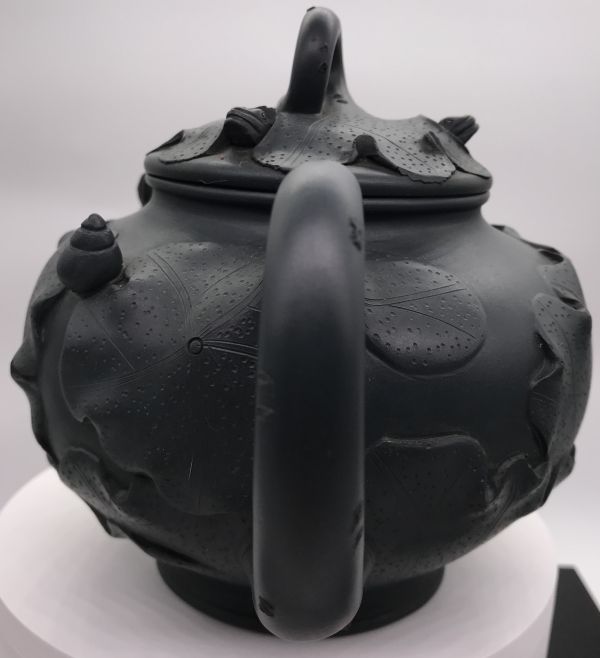 1990年荷葉青蛙報春茶壺 