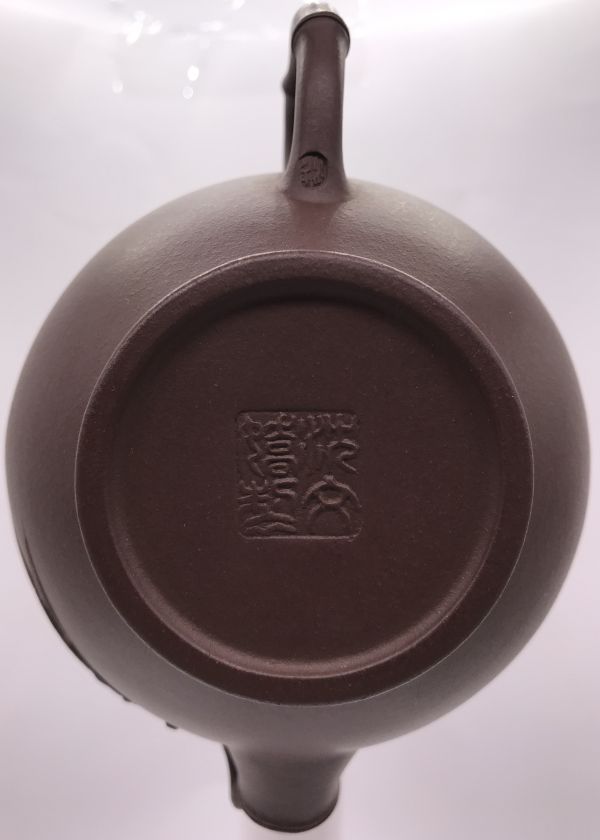 1980年竹報春(中)(紫砂)(作者:沈文嬌) 