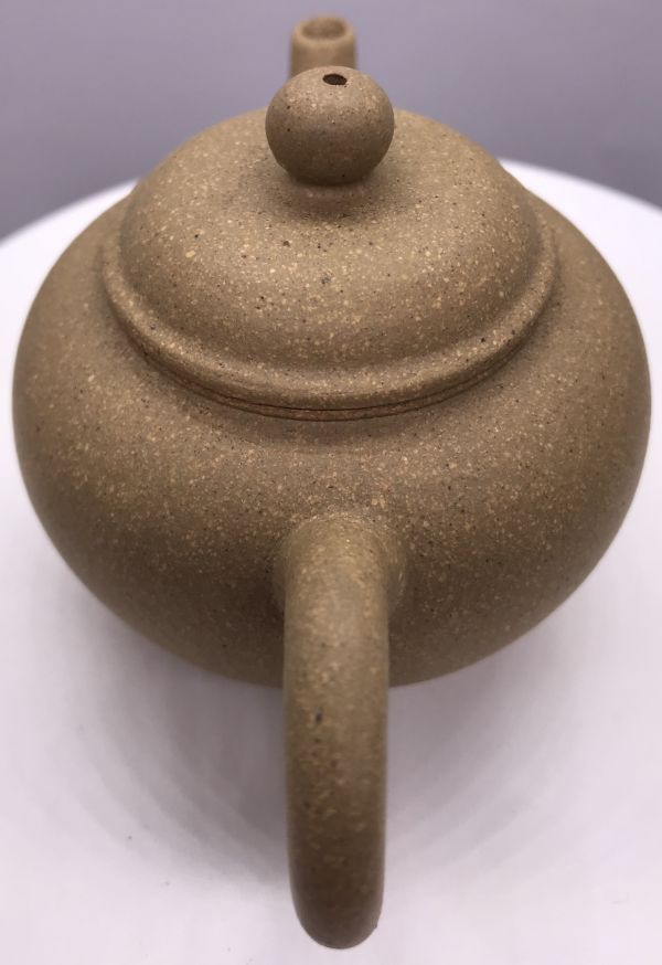 1990年(段泥)鴿嘴壺(作者:中國宜興) 