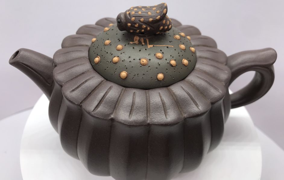 1990年向日葵壺(作者:信有建飛)(紫砂) 