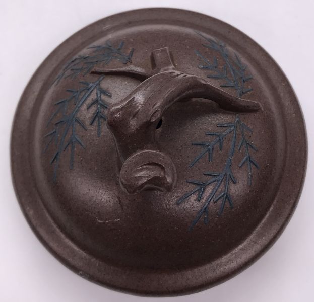 1980年(中型)松報春壺(作者:徐莉紅)(紫砂) 