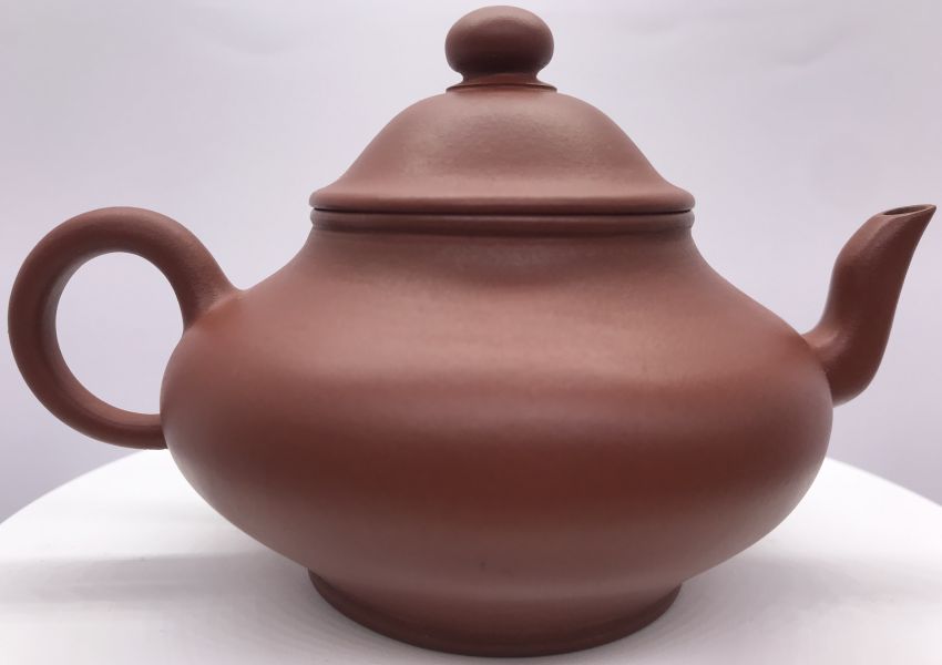 1992年仿古神燈壺(朱泥)(作者:陳國良) 