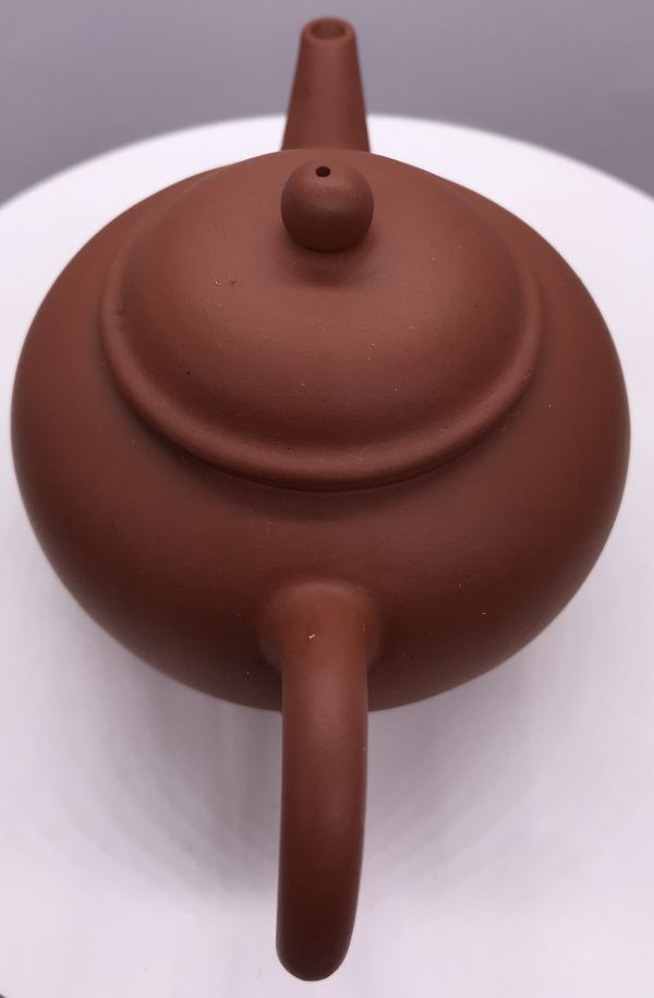 1975年早期二廠壺標準壺6杯(紅土)(作者中國宜興) 