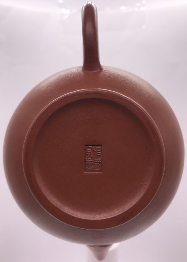 1980年早期12杯標準壺(紅土)(中國宜興) 
