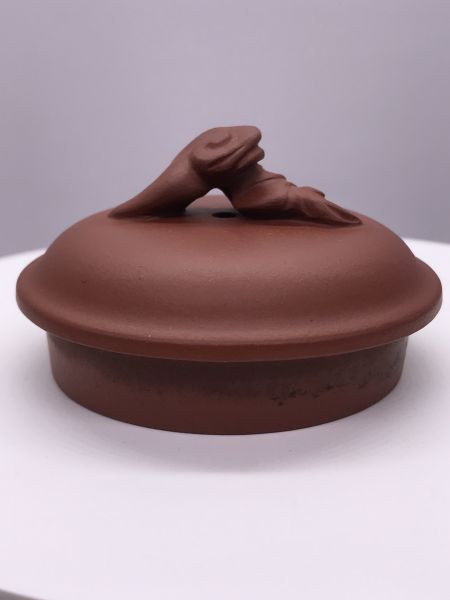 1970年三角雲散壺(紅土)(作者:謝曼倫) 