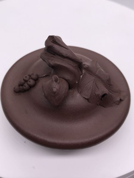 1980年如意松鼠葡萄茶壺 