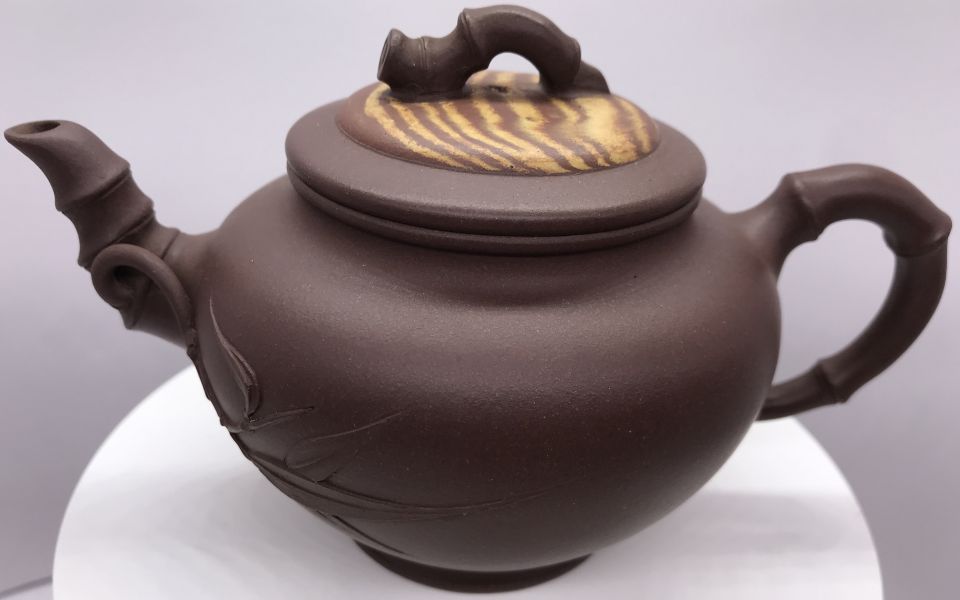 1980年竹報春(中)(紫砂)(作者:沈文嬌) 