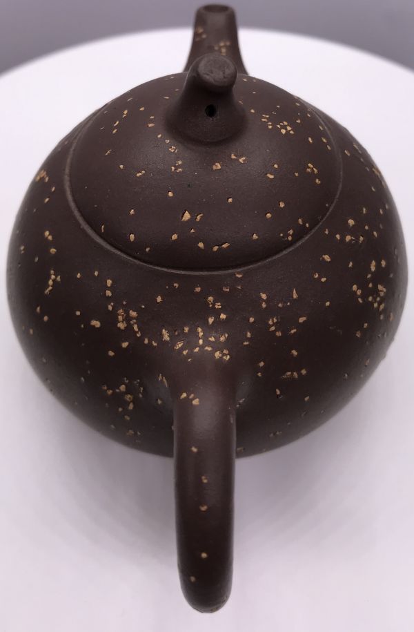 1975年金點梨型壺(鋪砂)(作者:孟臣) 