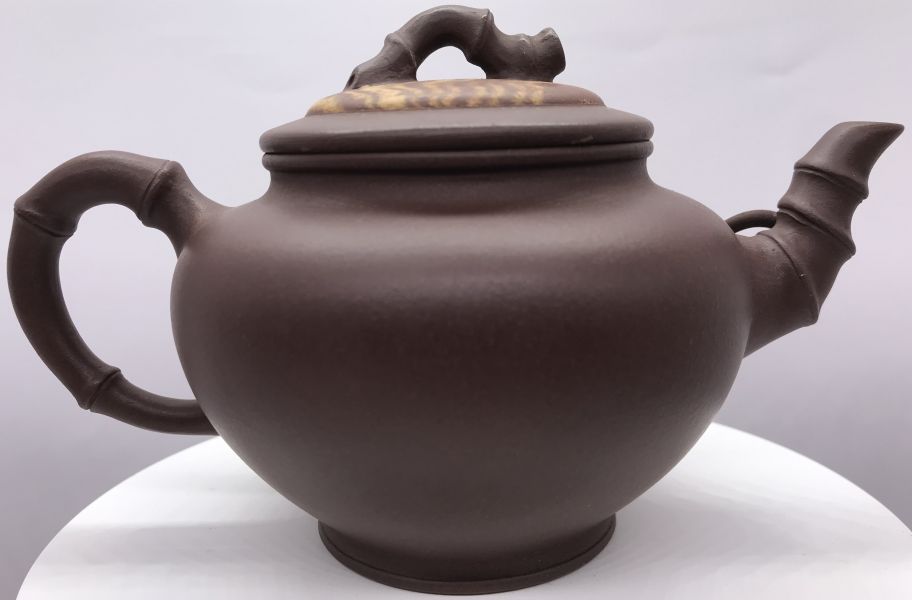 1980年竹報春(中)(紫砂)(作者:沈文嬌) 