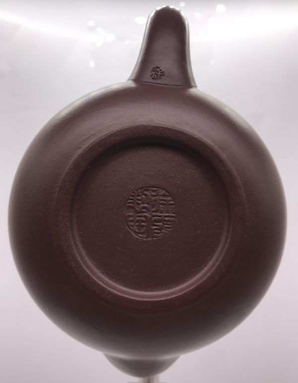 1990年圓滿菩提壺(紫砂)(作者:徐霞) 