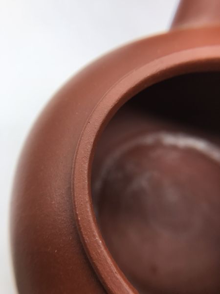 1990年凸蓋6杯標準壺(紅土)(作者:張鴻坤) 