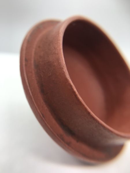 1980年蓮子茶壺(朱泥)(作者:清末花印(不詳)) 