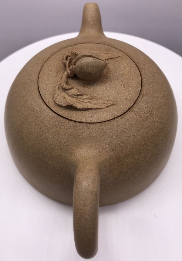 1980年壽桃壺(段泥)(作者:陳文居) 