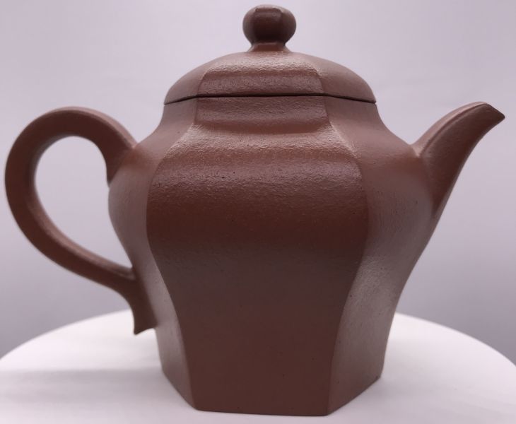1990年代仿古六方宮燈壺(朱泥)(作者:孟臣) 