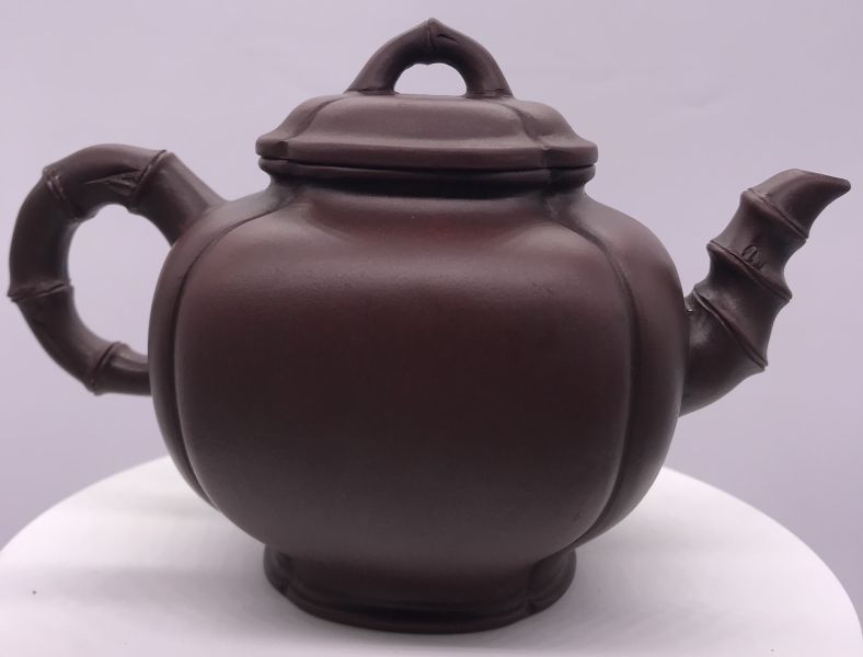 1985年四方玉竹壺(作者:李慧芳)(紫砂) 