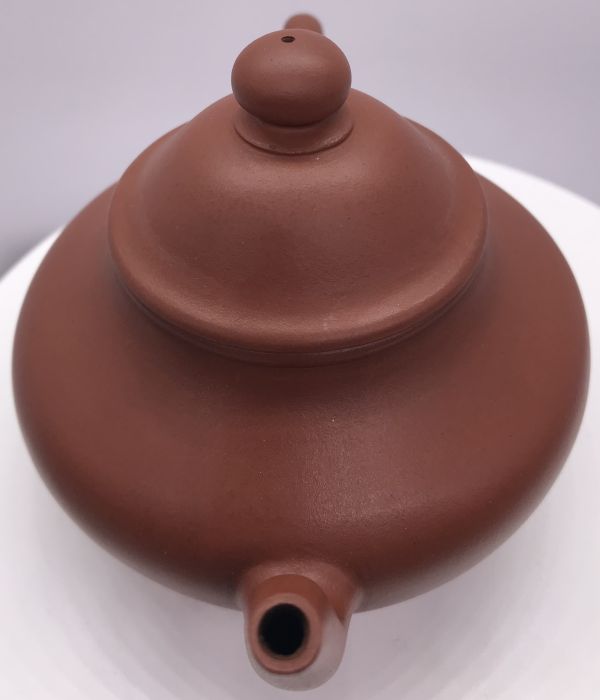 1992年仿古神燈壺(朱泥)(作者:陳國良) 