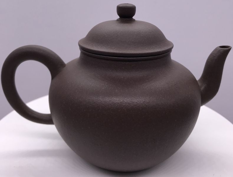 1990年代仿古輟球壺(紫砂)(作者:孟臣) 