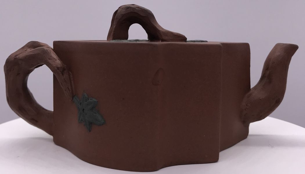 1990年楓段壺(紫砂清水泥)(作者:洪志美) 