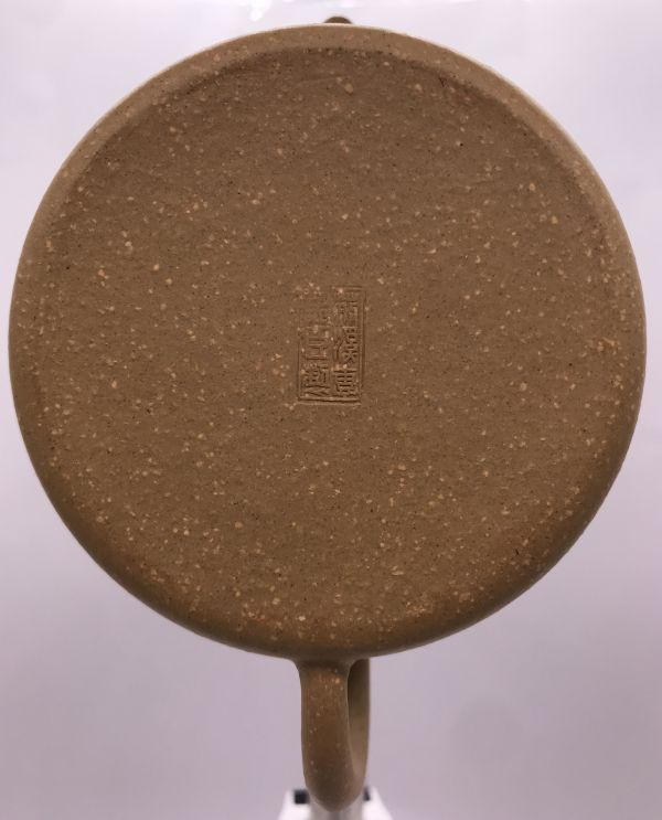 1980(白標)年平蓋圓珠(段泥)(作者:荊溪惠孟臣) 