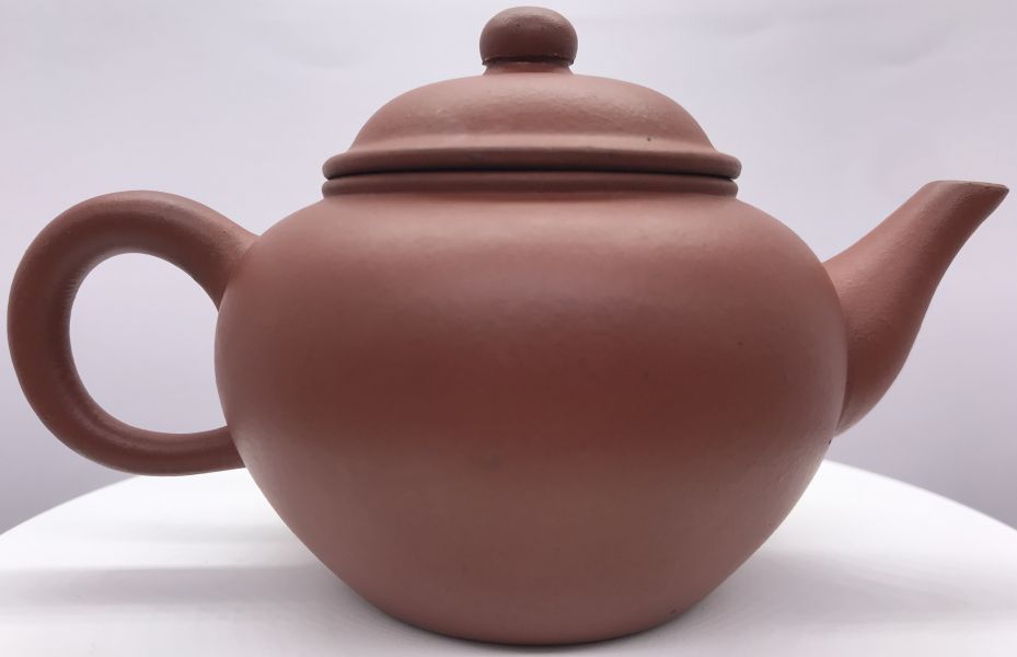 1970年內紫外紅鴿嘴壺(中國宜興) 