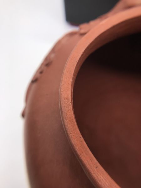 1990年中梅報春壺(紅土)(作者:宜興湯渡陶業) 