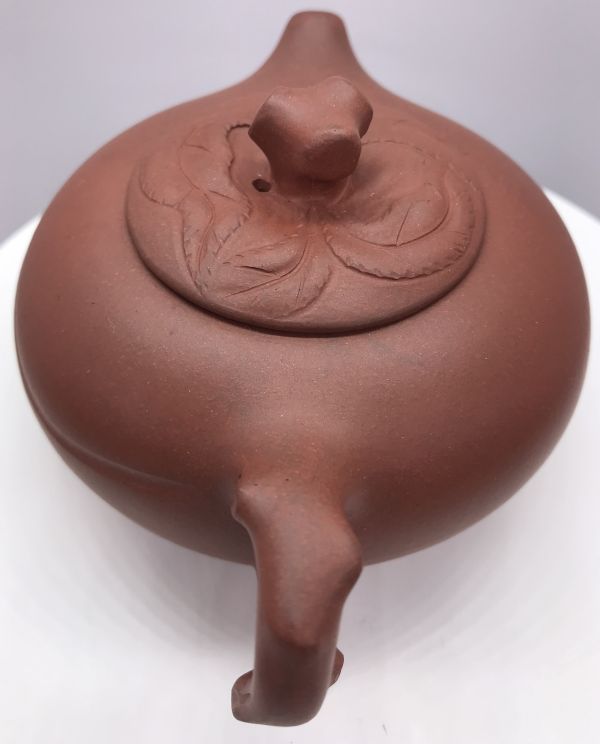 1970年羅漢壺(紅紫砂)(作者:中國宜興) 