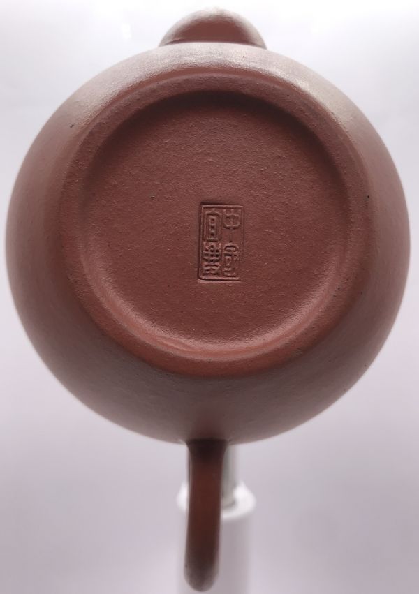 1970年內紫外紅鴿嘴壺(中國宜興) 