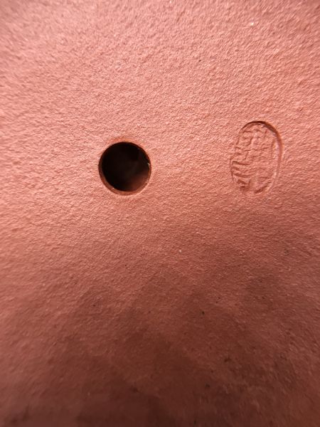 1970年三角雲散壺(紅土)(作者:謝曼倫) 