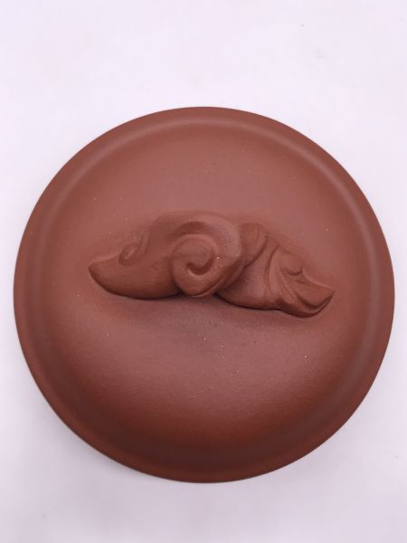 1970年三角雲散壺(紅土)(作者:謝曼倫) 