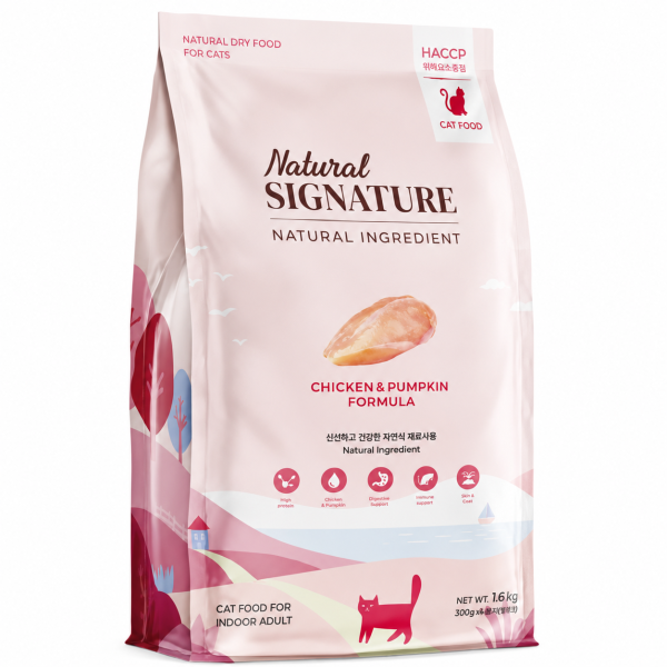 Natural Signature 自然印記有機貓飼料 1.6kg／4.8kg Natural Signature自然印記有機貓飼料提供雞肉南瓜與鮭魚亞麻籽兩款配方,韓國製造並採獨立小包裝設計,方便日常取用與保存。