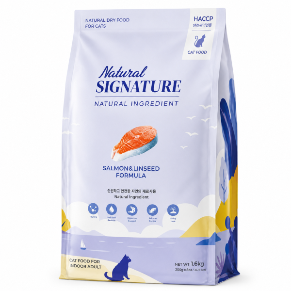 Natural Signature 自然印記有機貓飼料 1.6kg／4.8kg Natural Signature自然印記有機貓飼料提供雞肉南瓜與鮭魚亞麻籽兩款配方,韓國製造並採獨立小包裝設計,方便日常取用與保存。
