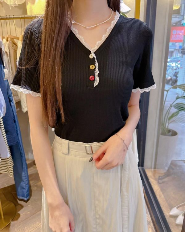 彩色扣蕾絲V領涼感針織衣 韓國 正韓 東大門 空運