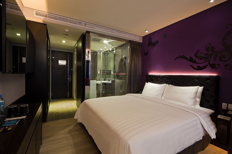 FX Hotel Taipei Nanjing  walk about 10 mins to Red Space 4(N)The lowest price about USD$433 