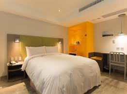Horizon Inn Taipei walk about 2 mins to Red Space. 4(N)The lowest price about USD$410 