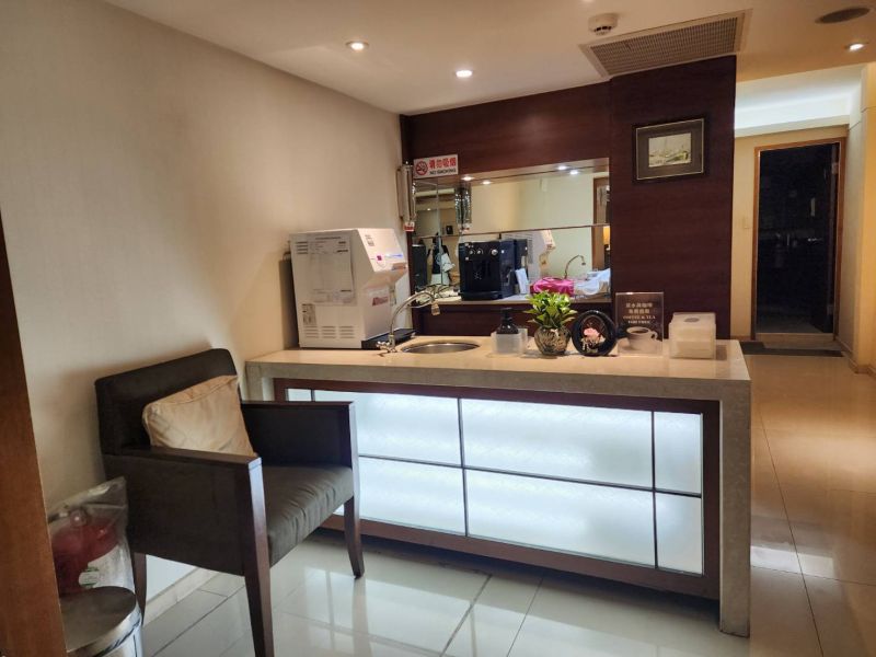 Delight Hotel walk about 10 mins to Red Space 4(N)The lowest price about USD$319 