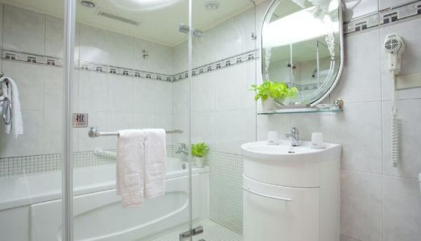 Happiness Hotel walk about 5 mins  to Asia Poker Venue Jianguo,3(N) The lowest price about USD$278 