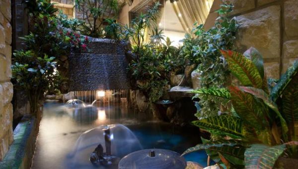 Happiness Hotel walk about 5 mins  to Asia Poker Venue Jianguo,3(N) The lowest price about USD$278 