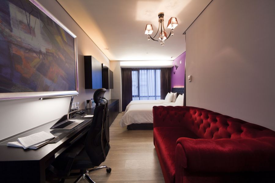 FX Hotel Taipei Nanjing  walk about 10 mins to Red Space 4(N)The lowest price about USD$433 