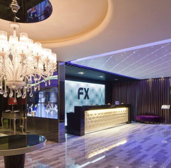 FX Hotel Taipei Nanjing  walk about 10 mins to Red Space 4(N)The lowest price about USD$386 